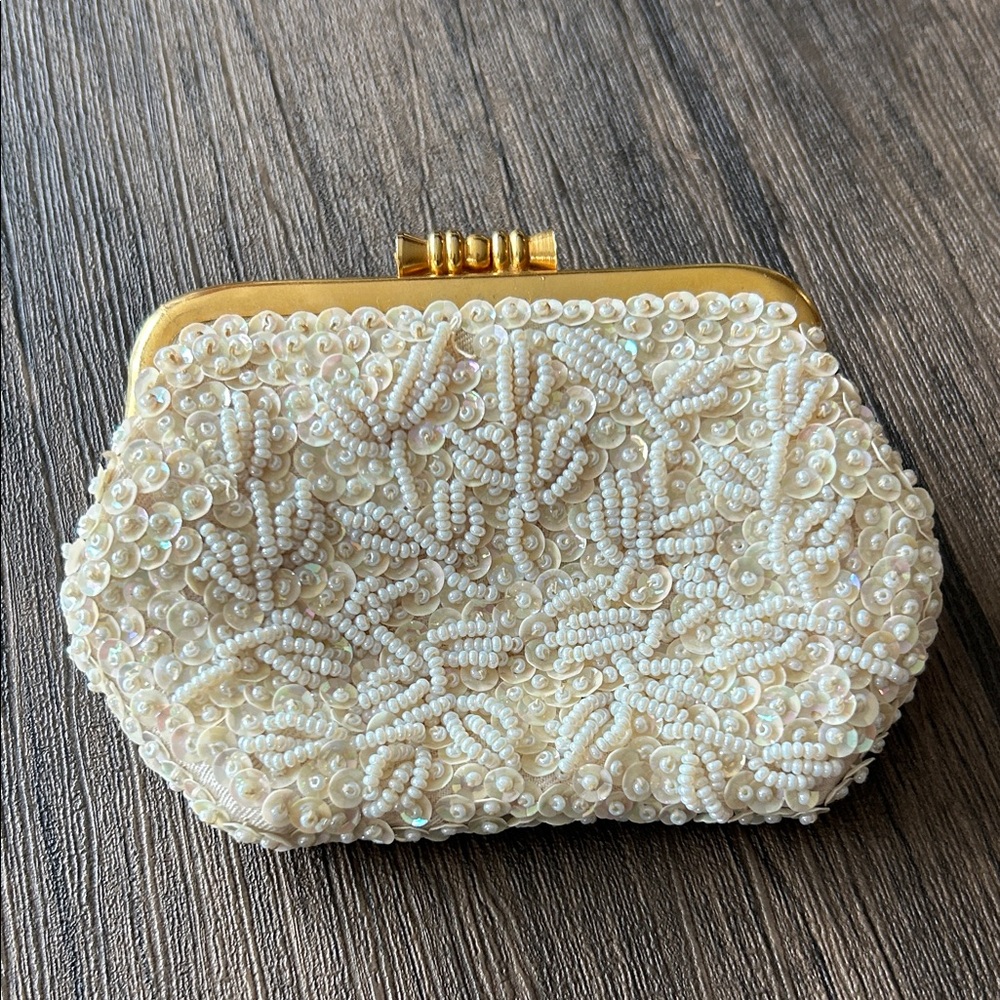 Elegant Cream Beaded Clutch